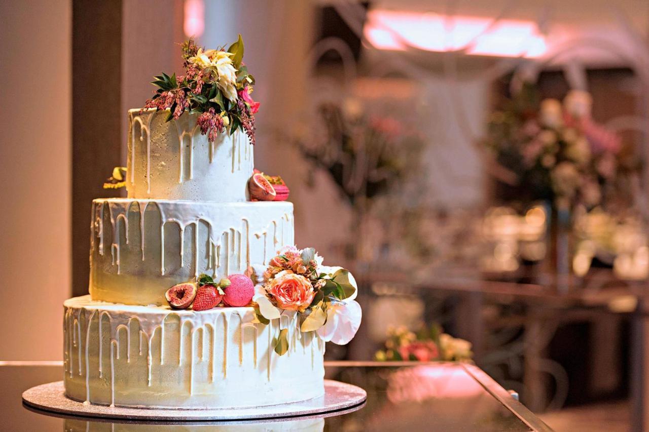 Sheraton Melbourne Hotel Exterior foto A wedding cake