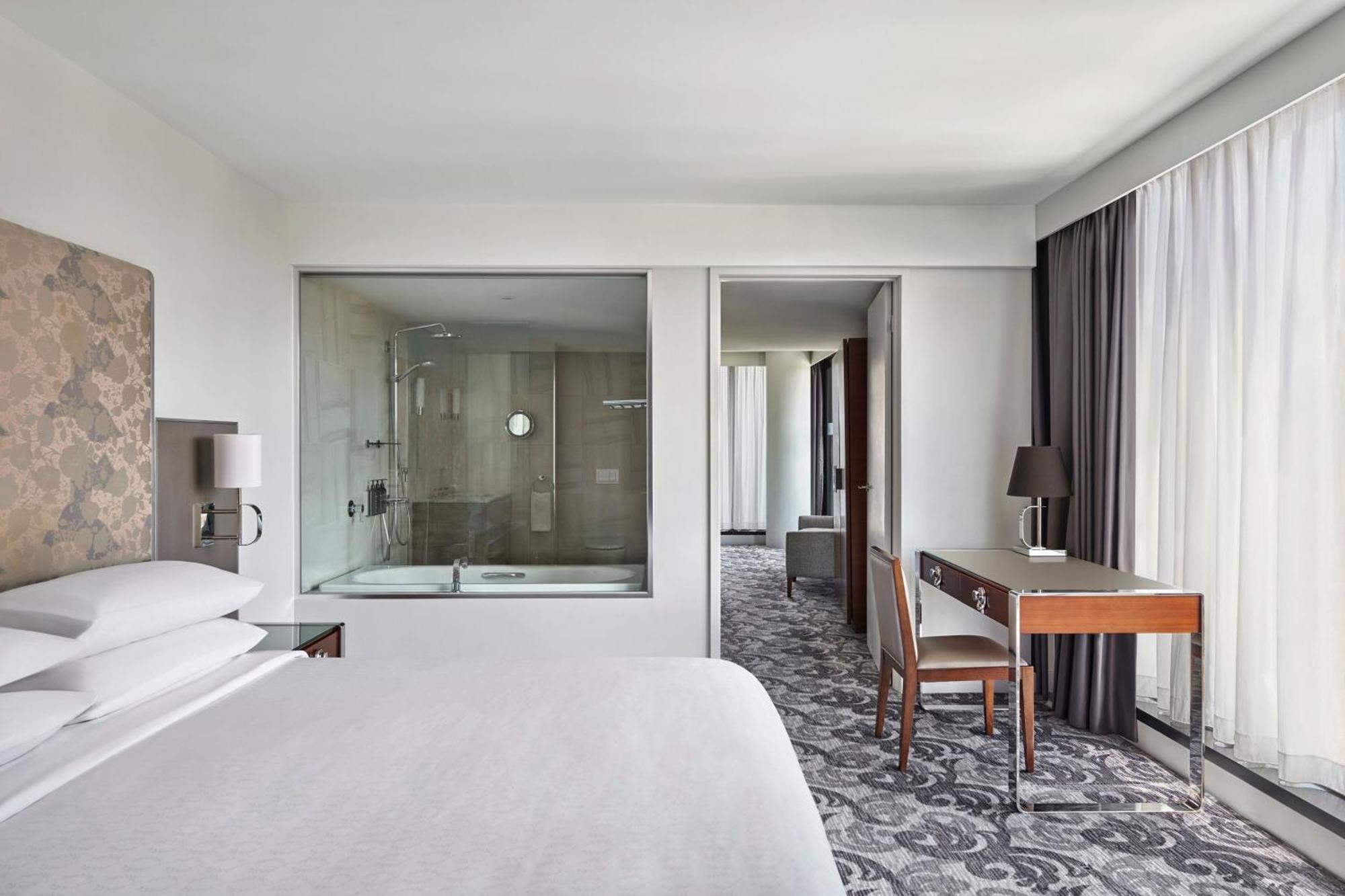 Sheraton Melbourne Hotel Exterior foto A guest room at the hotel